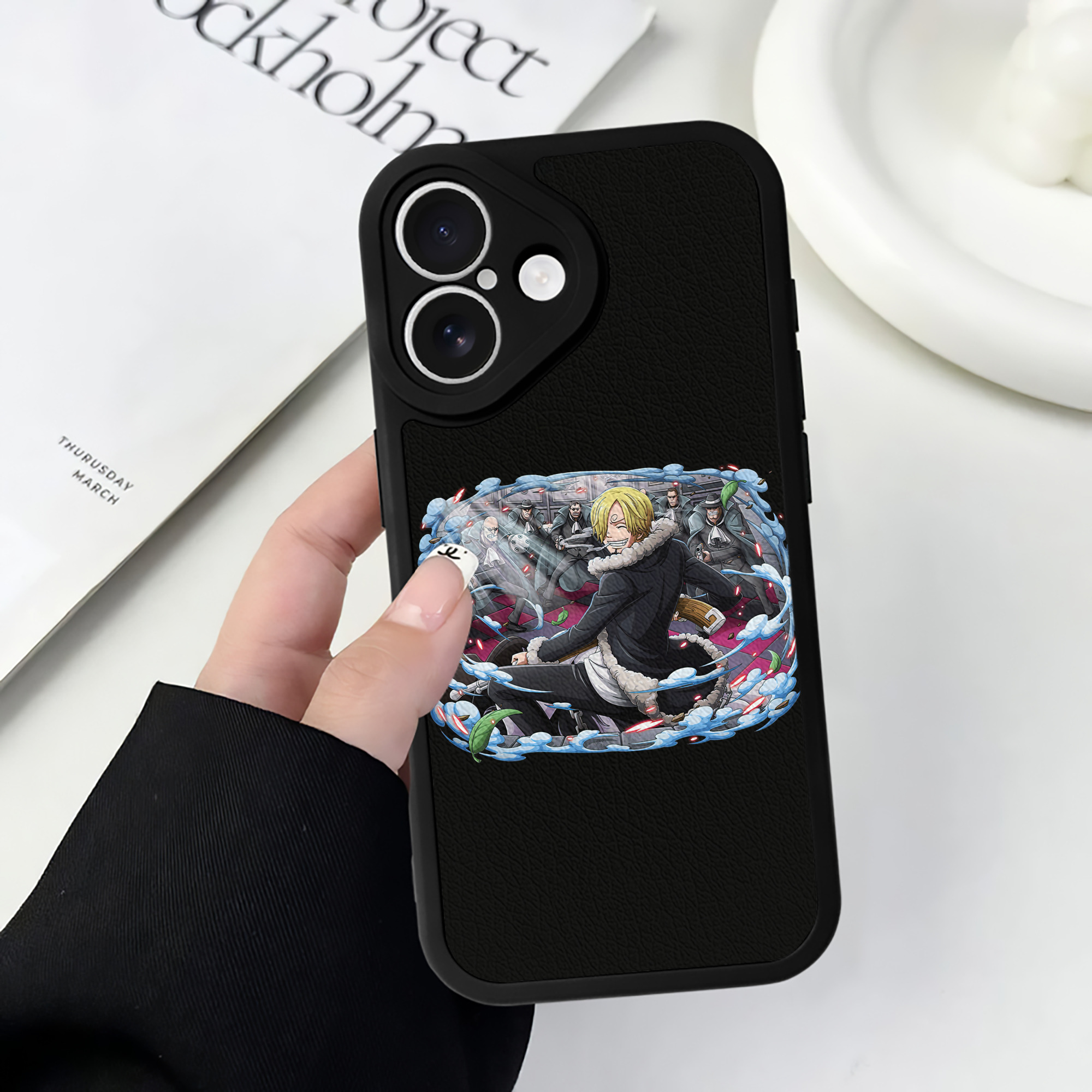 （画像用） ワンピース サンジ ONE PIECE Sanji 【iPhone 16シリーズ対応】シリコンスマホケース（レザー調） 材質：シリコン
